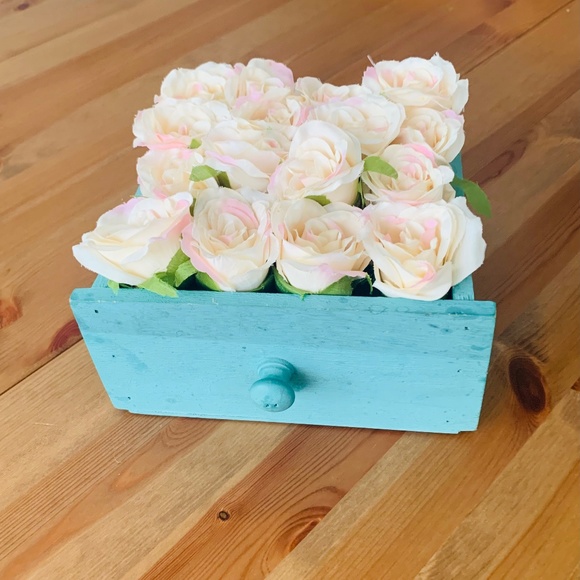 Decorative rustic floral decor - Picture 1 of 2